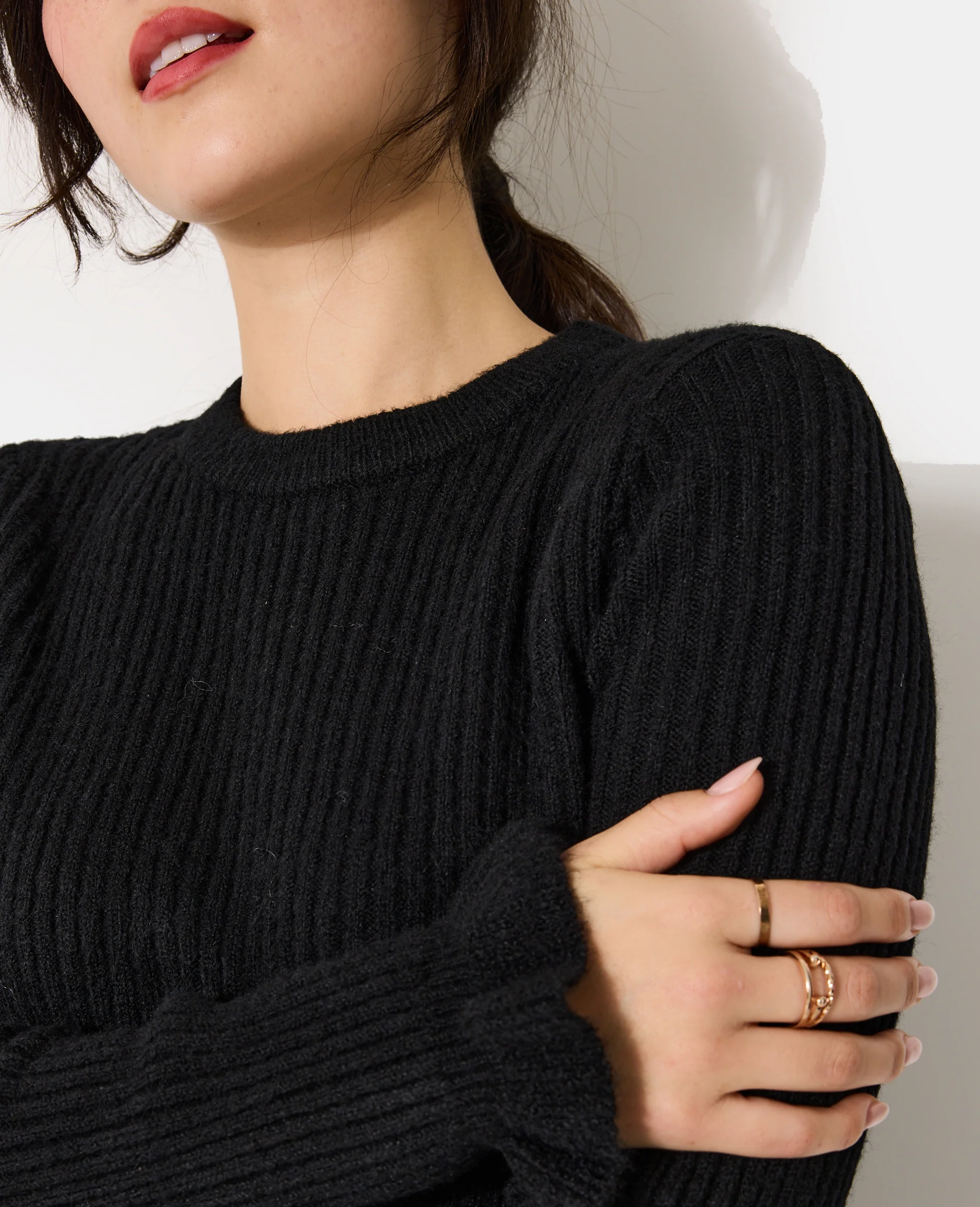 Pull en maille côtelée avec finitions ondulées - Image 2