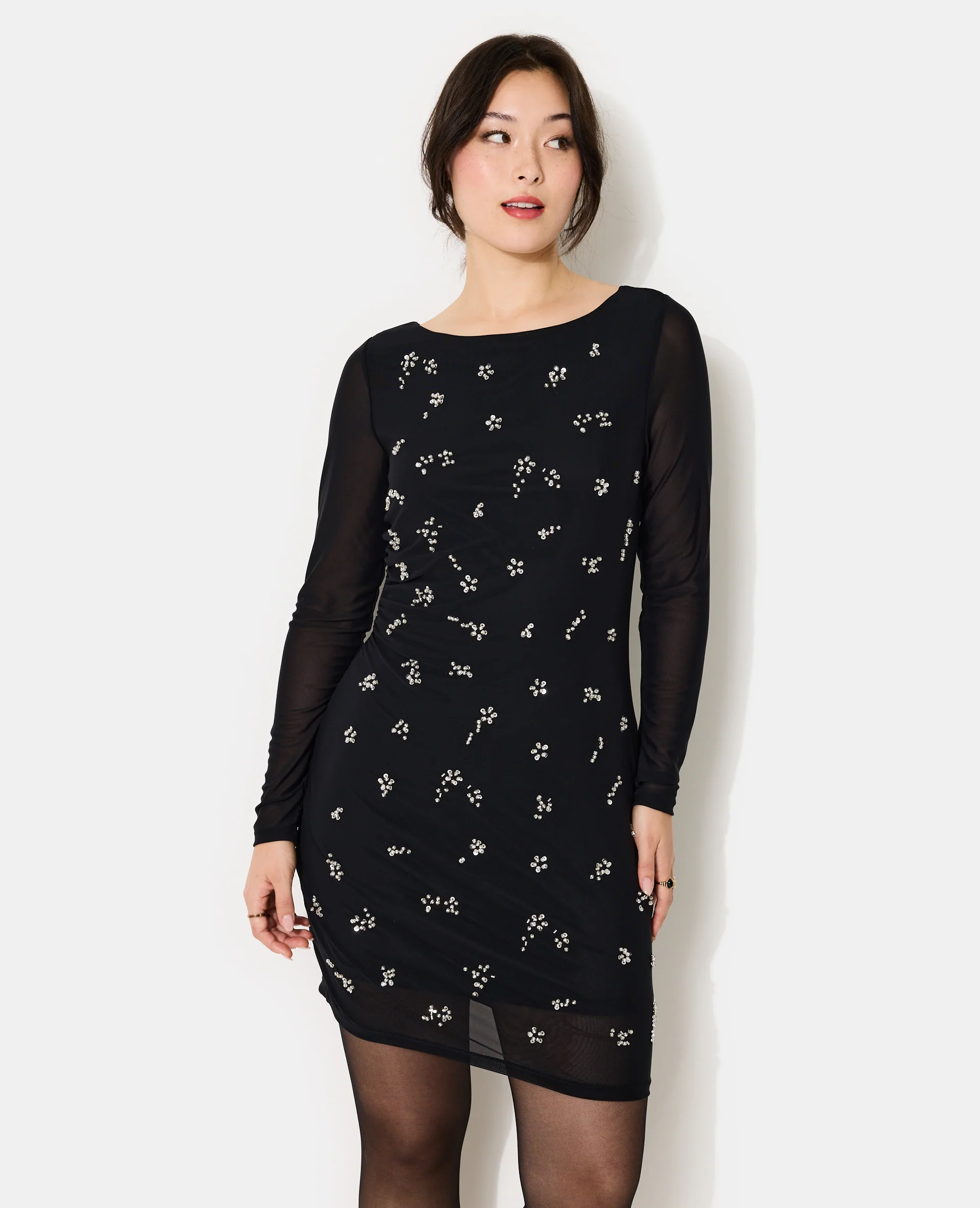 Robe courte en résille avec perles et sequins - Image 3