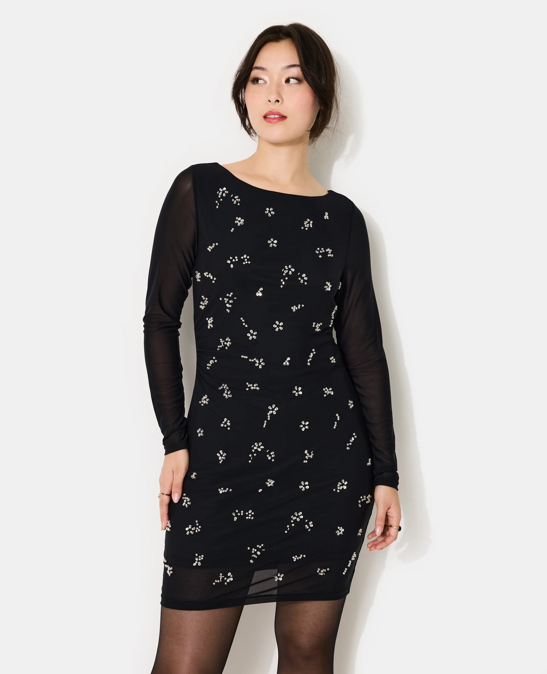 Robe courte en résille avec perles et sequins - Image 5