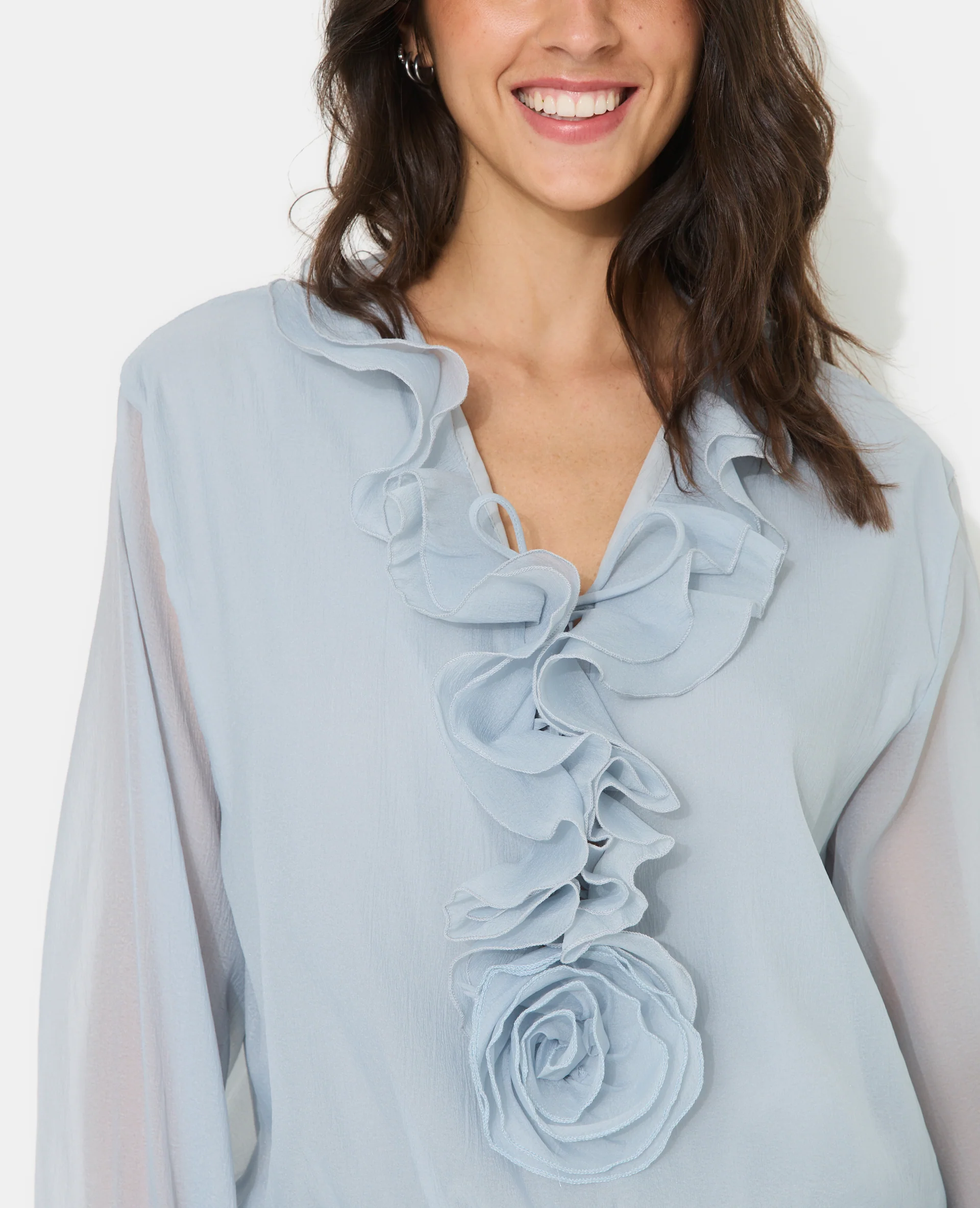 Robe courte en voile avec volants et fleurs - Image 2
