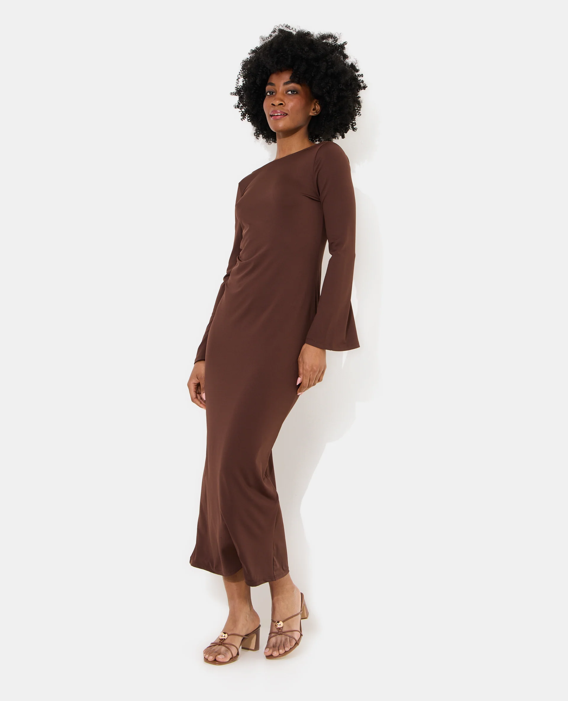 Robe longue dos nu avec manches flare - Image 3