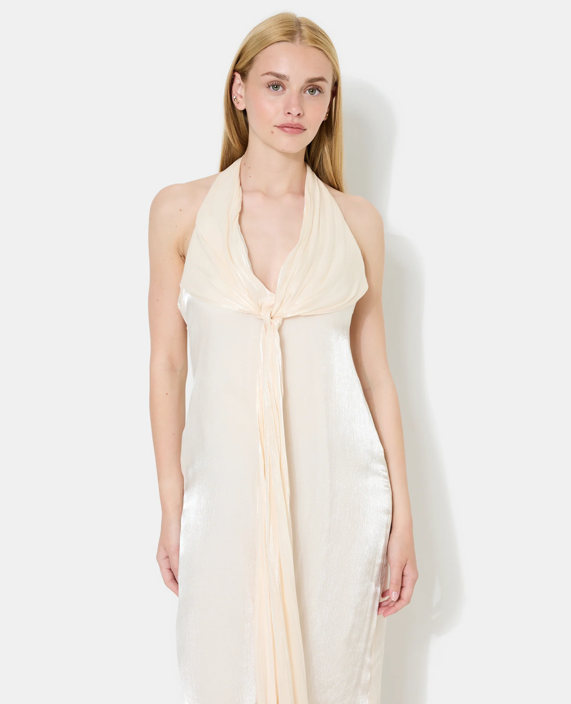 Robe longue dos-nu en satin avec pans à nouer - Image 7