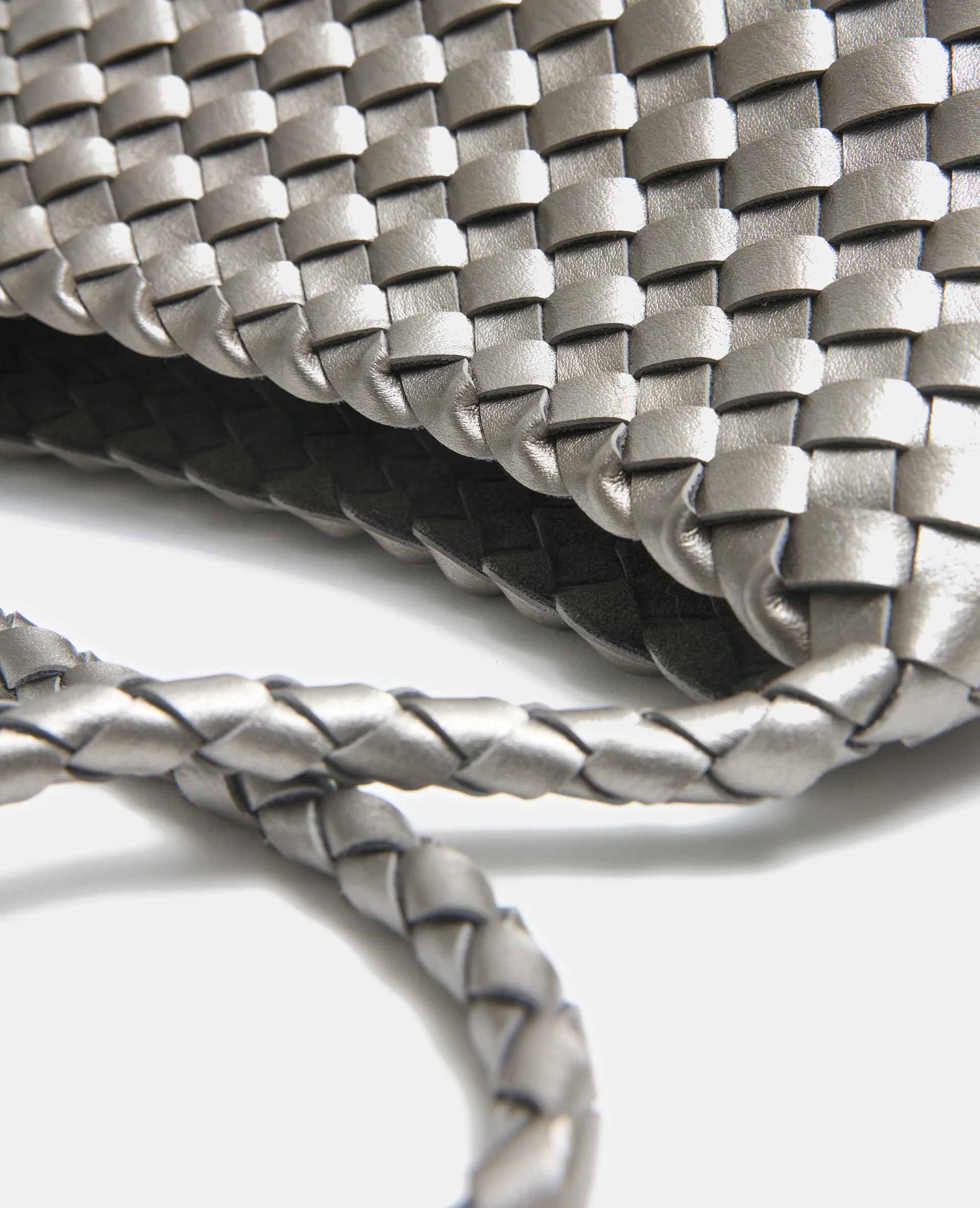 Sac en simili tressé porté épaule - Image 3