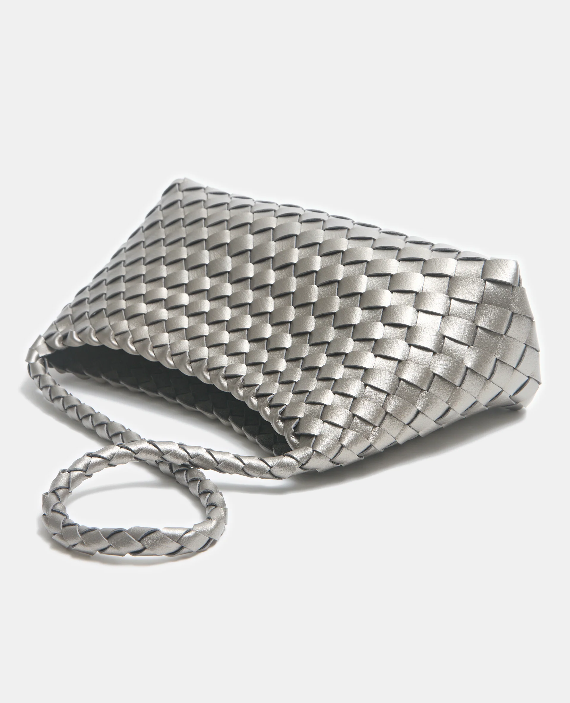 Sac en simili tressé porté épaule - Image 4