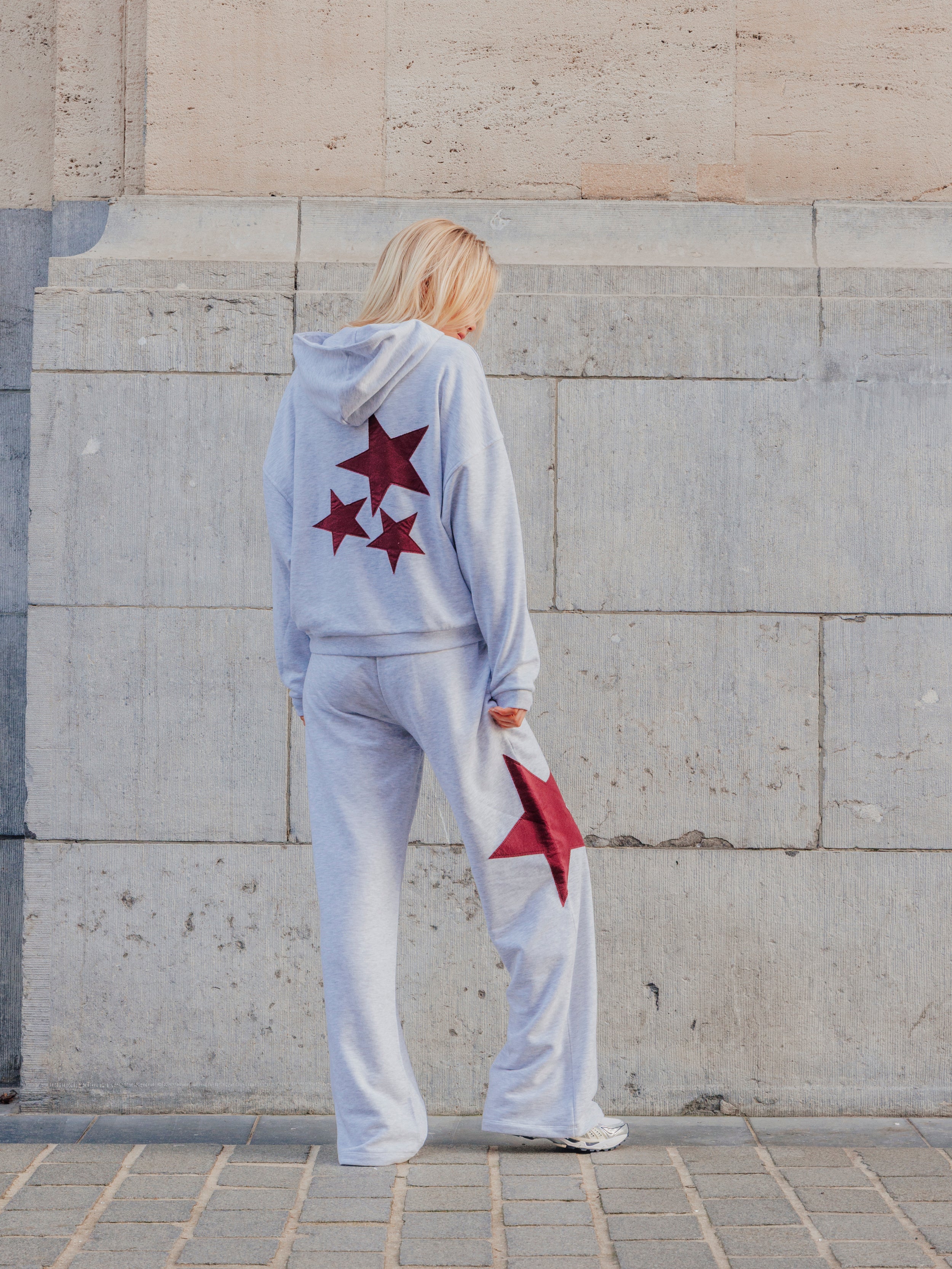 Sweat capuche oversize avec étoiles contrastées