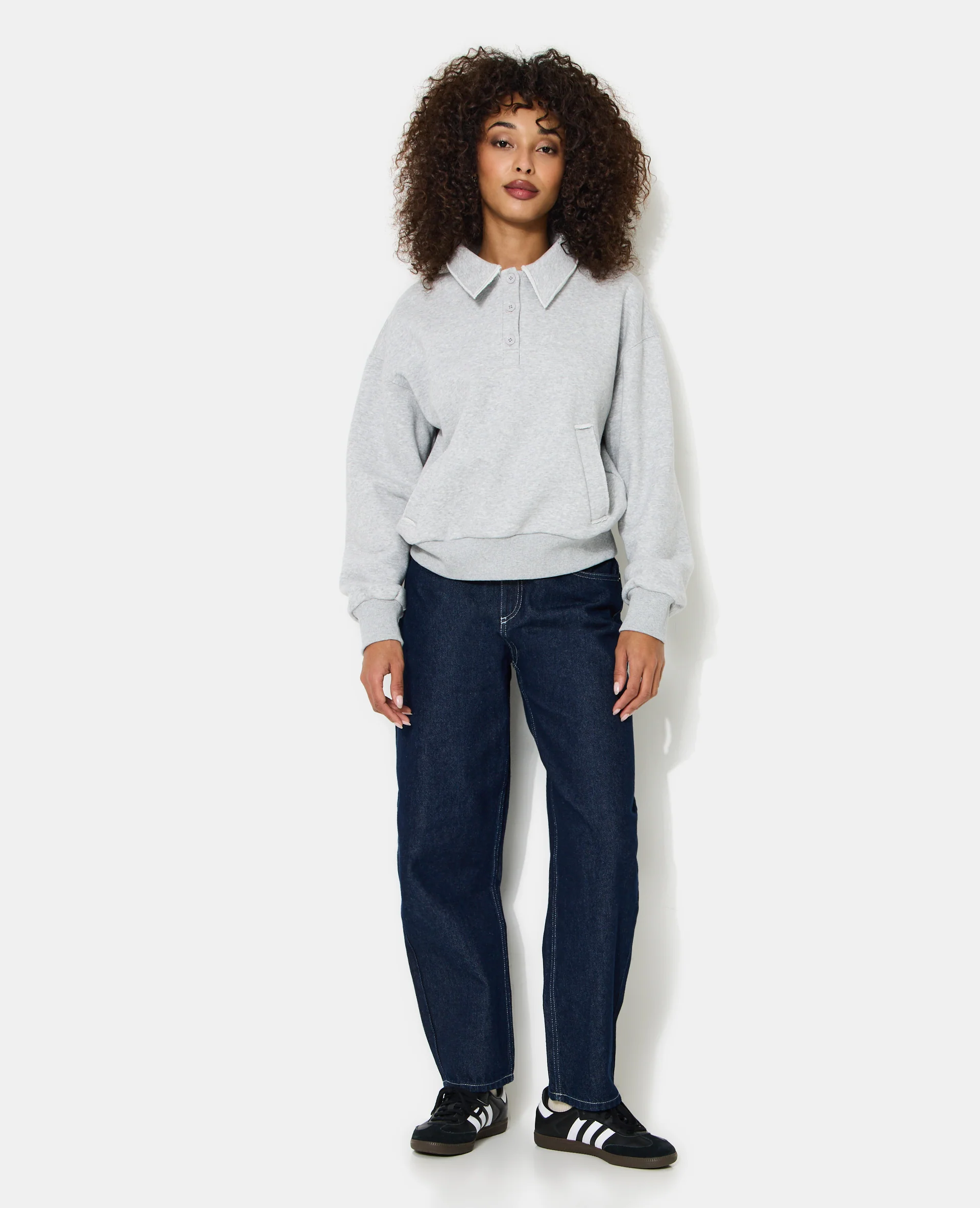 Sweat col polo avec poches et détails coupés - Image 7