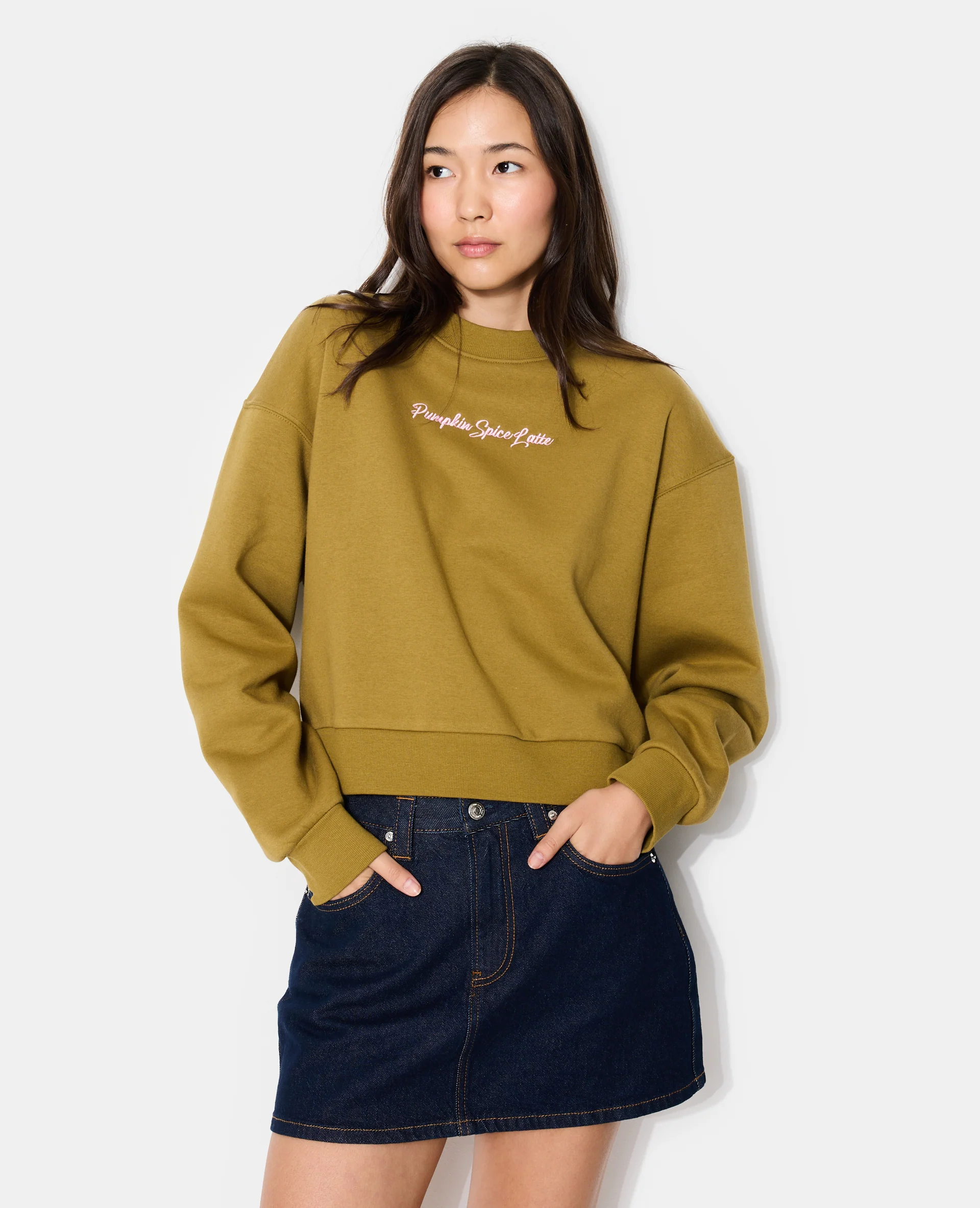 Sweat col rond avec broderie poitrine