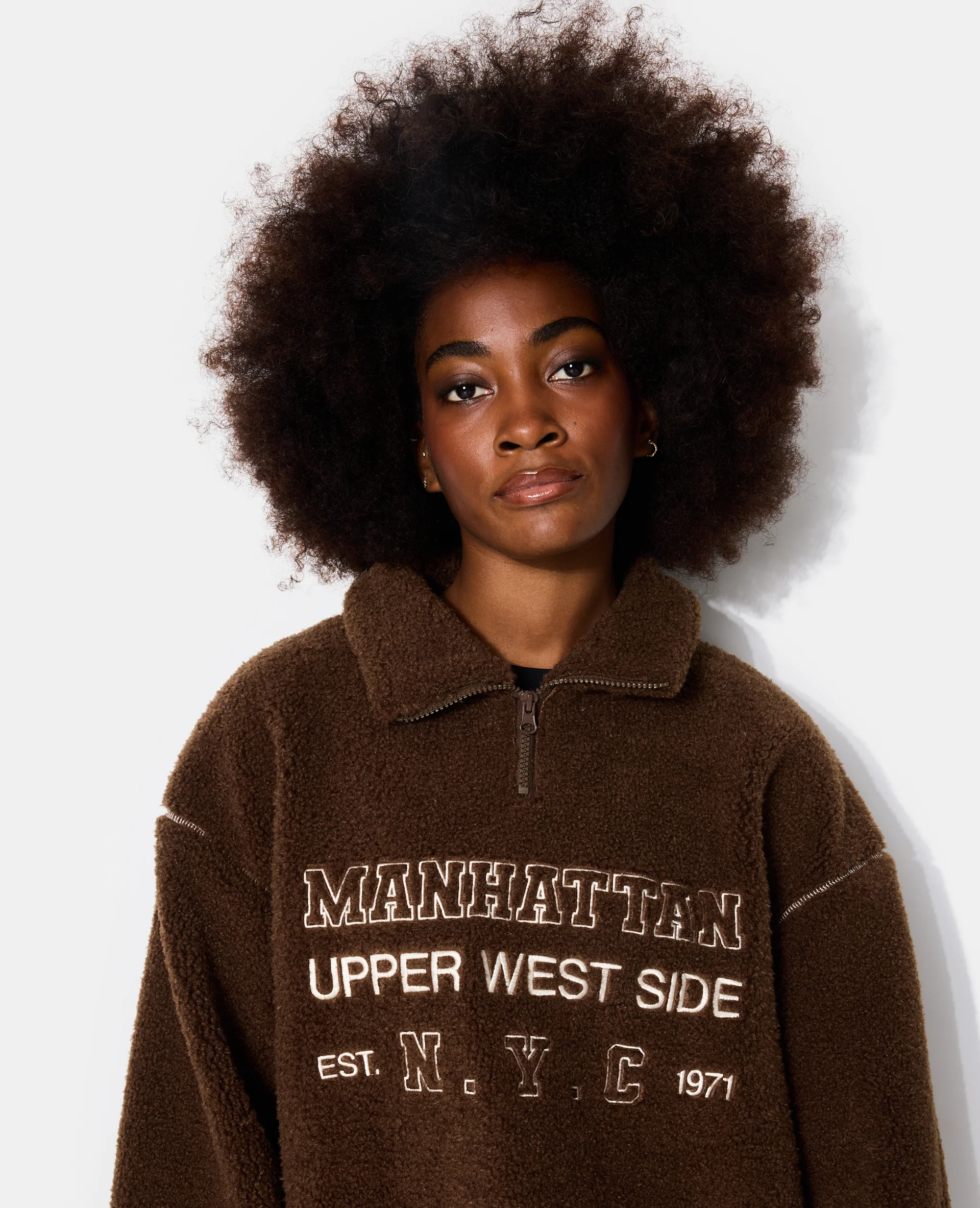 Sweat droit en sherpa col zippé avec broderies - Image 2