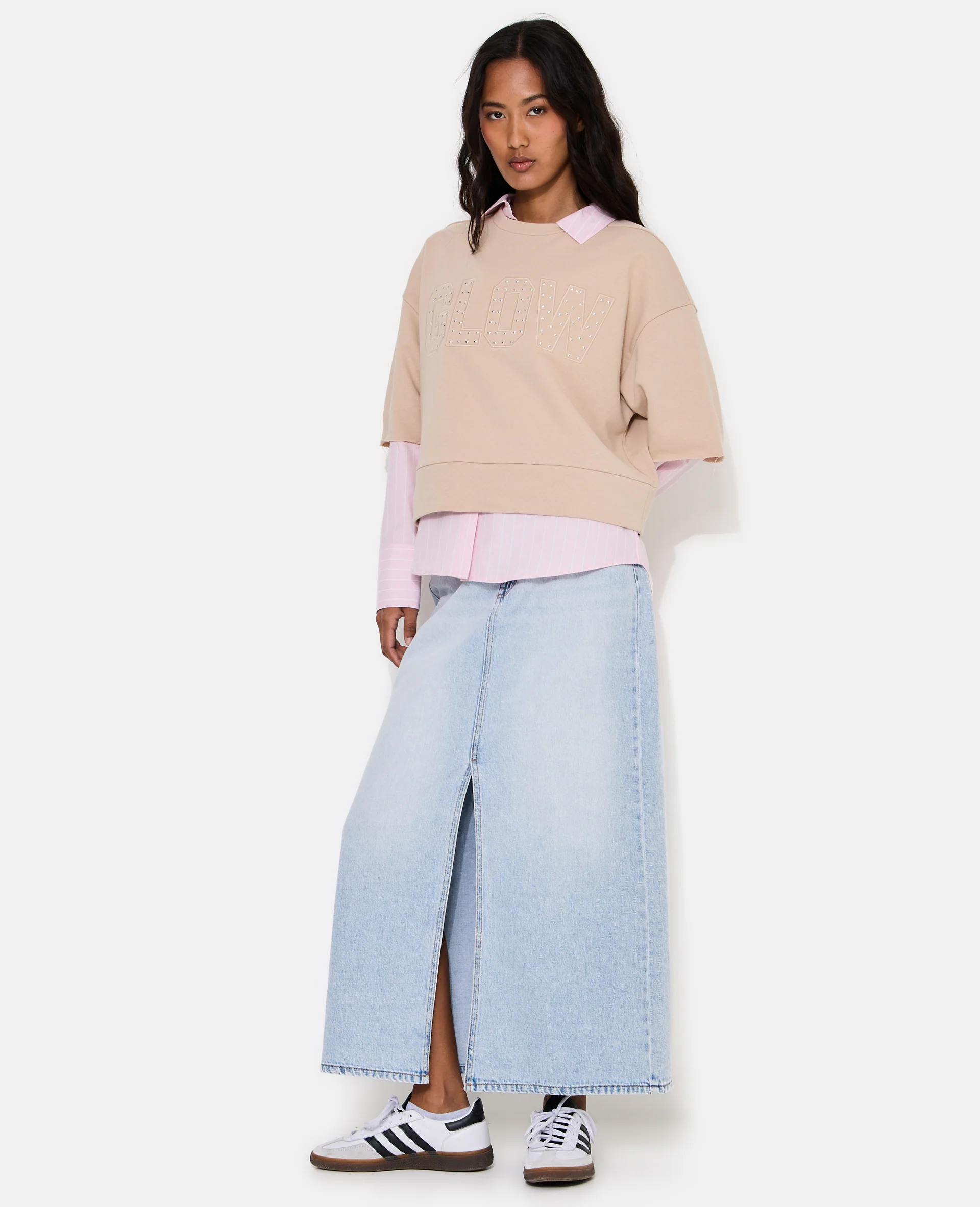 Sweat manches courtes avec broderie et clous étoiles - Image 3