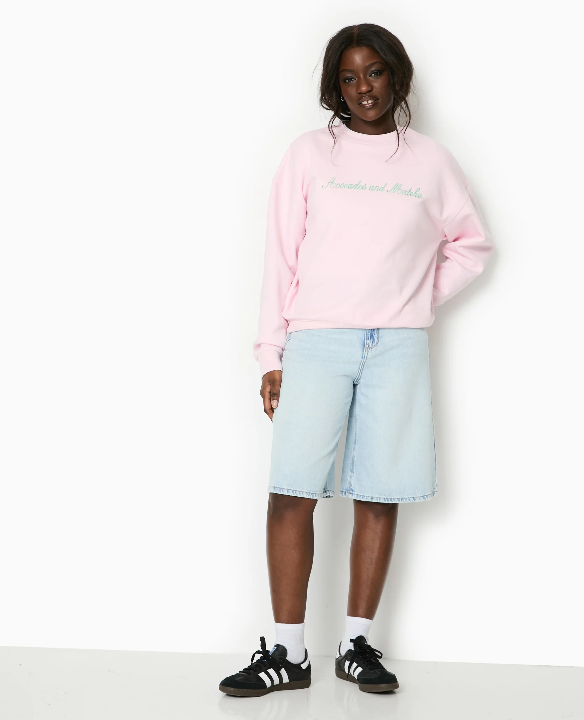 Sweat oversize avec broderies devant et dos - Image 5