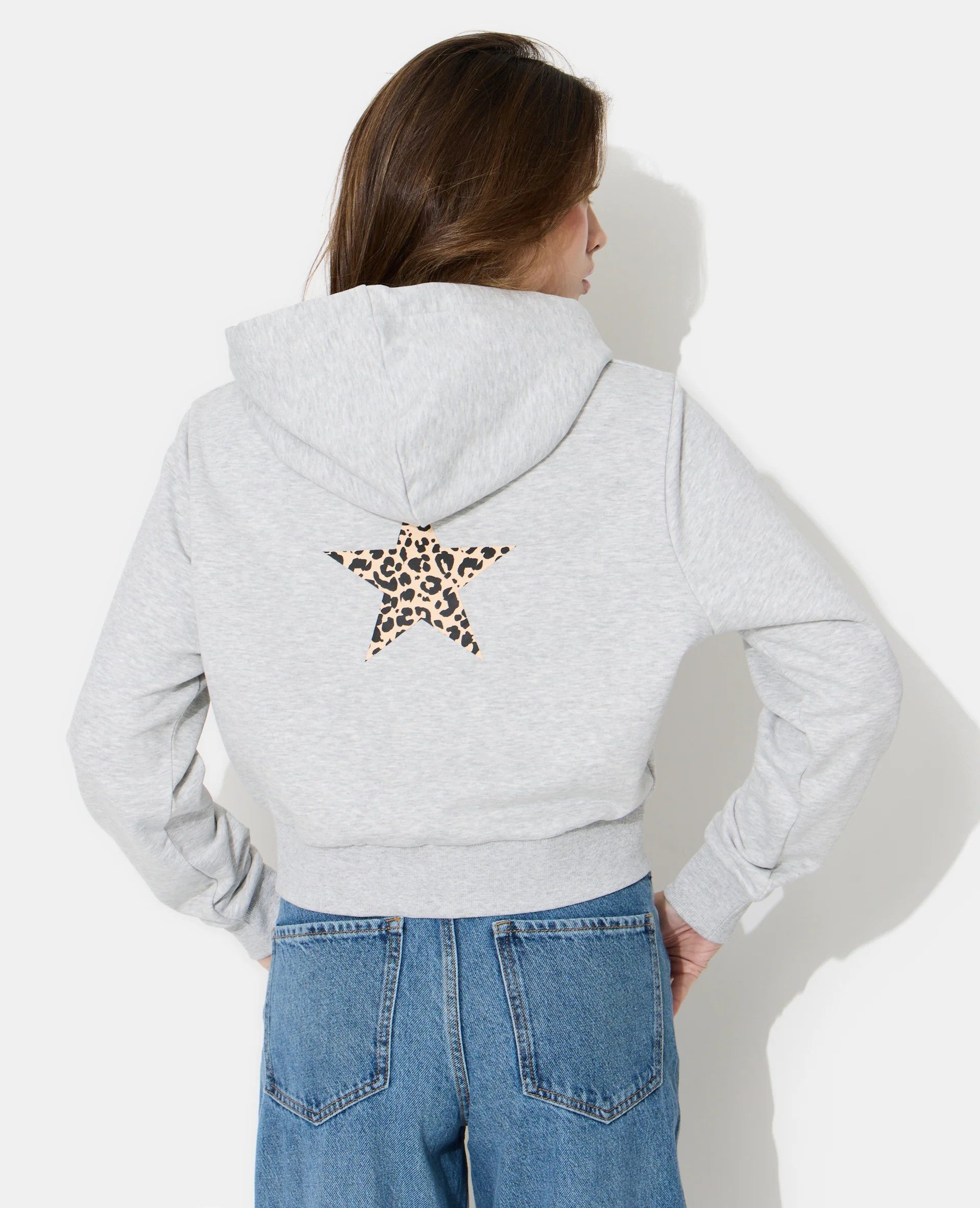 Sweat zippé avec étoile motif léopard
