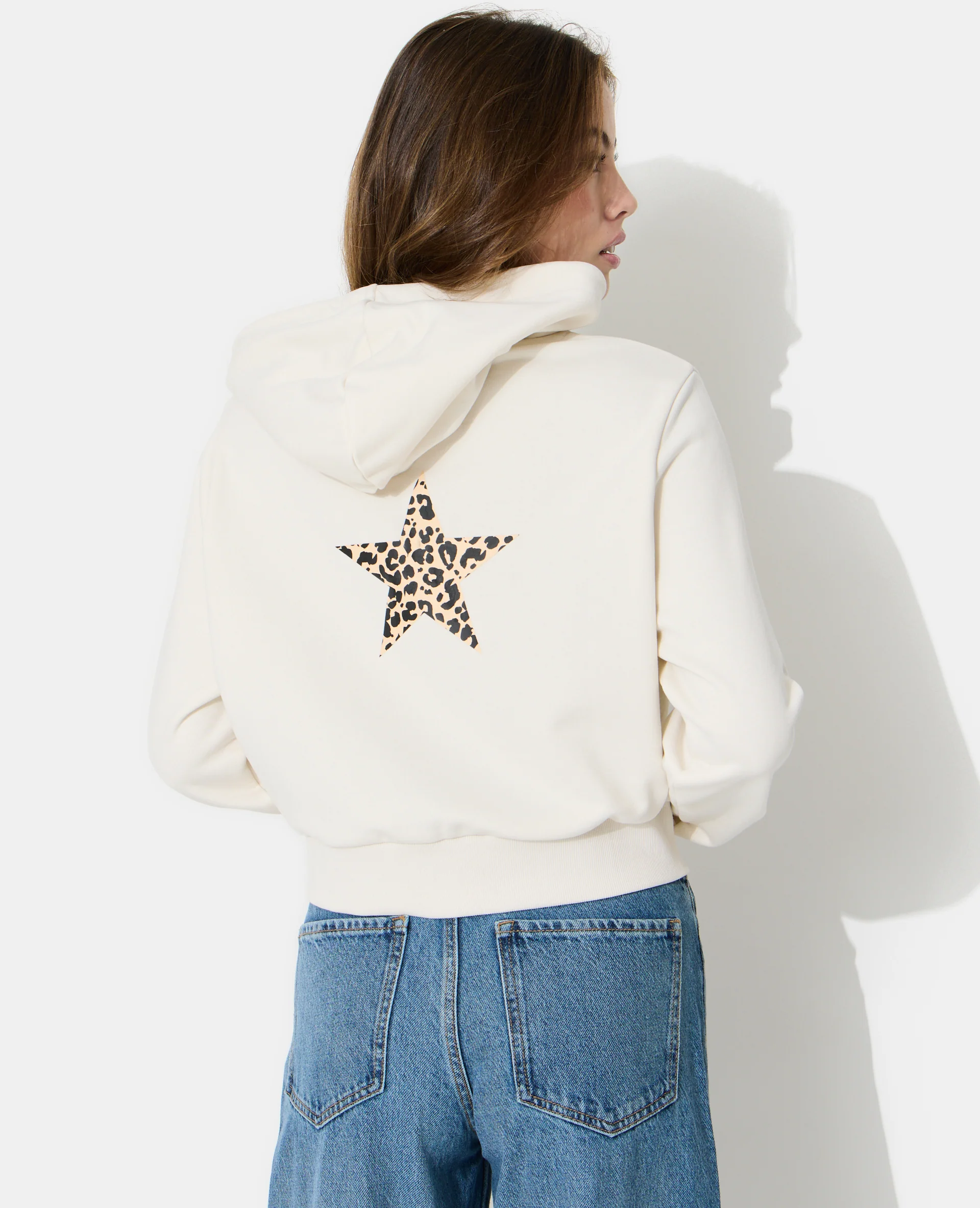 Sweat zippé avec étoile motif léopard - Image 6
