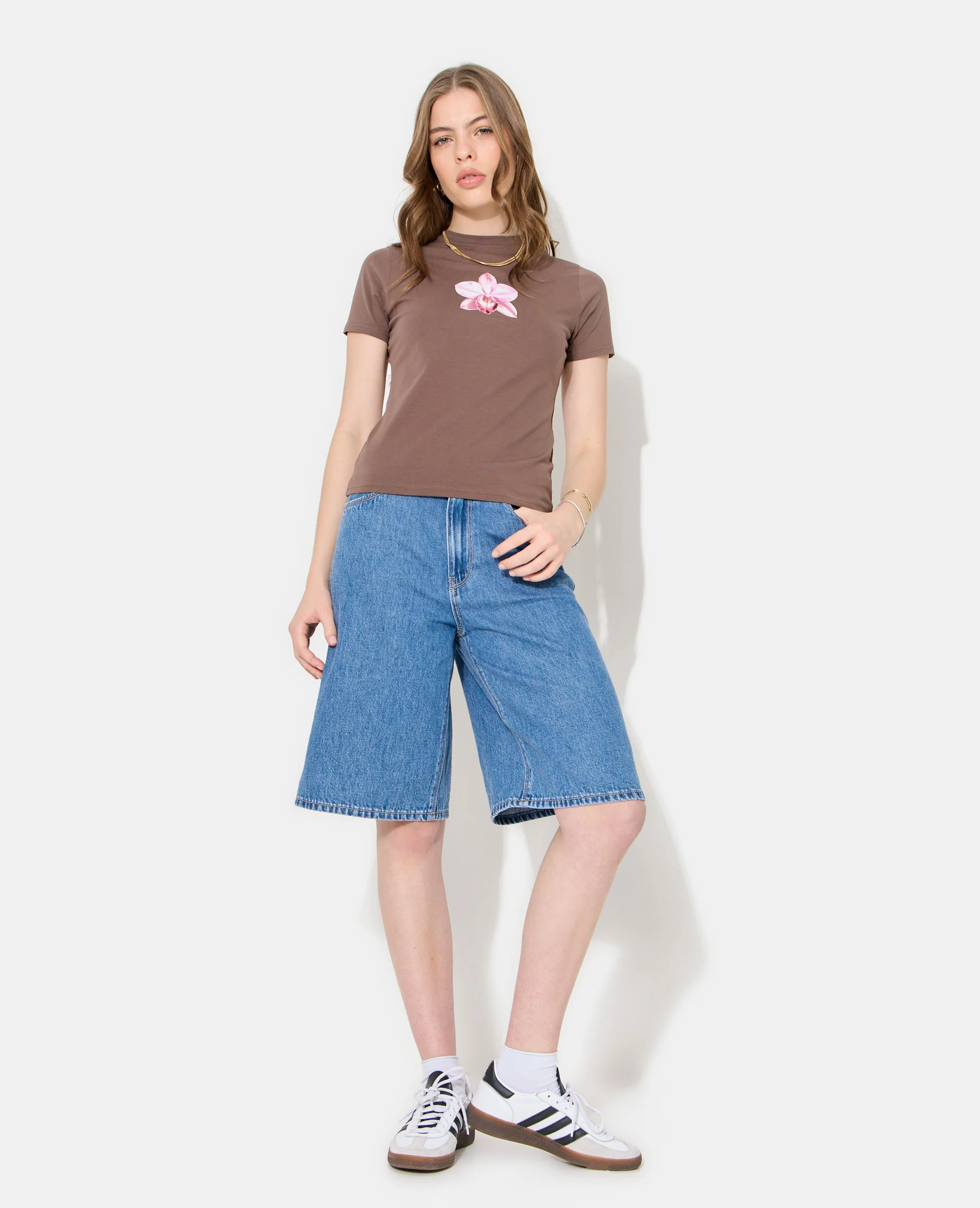 T-shirt ajusté avec orchidée - Image 7