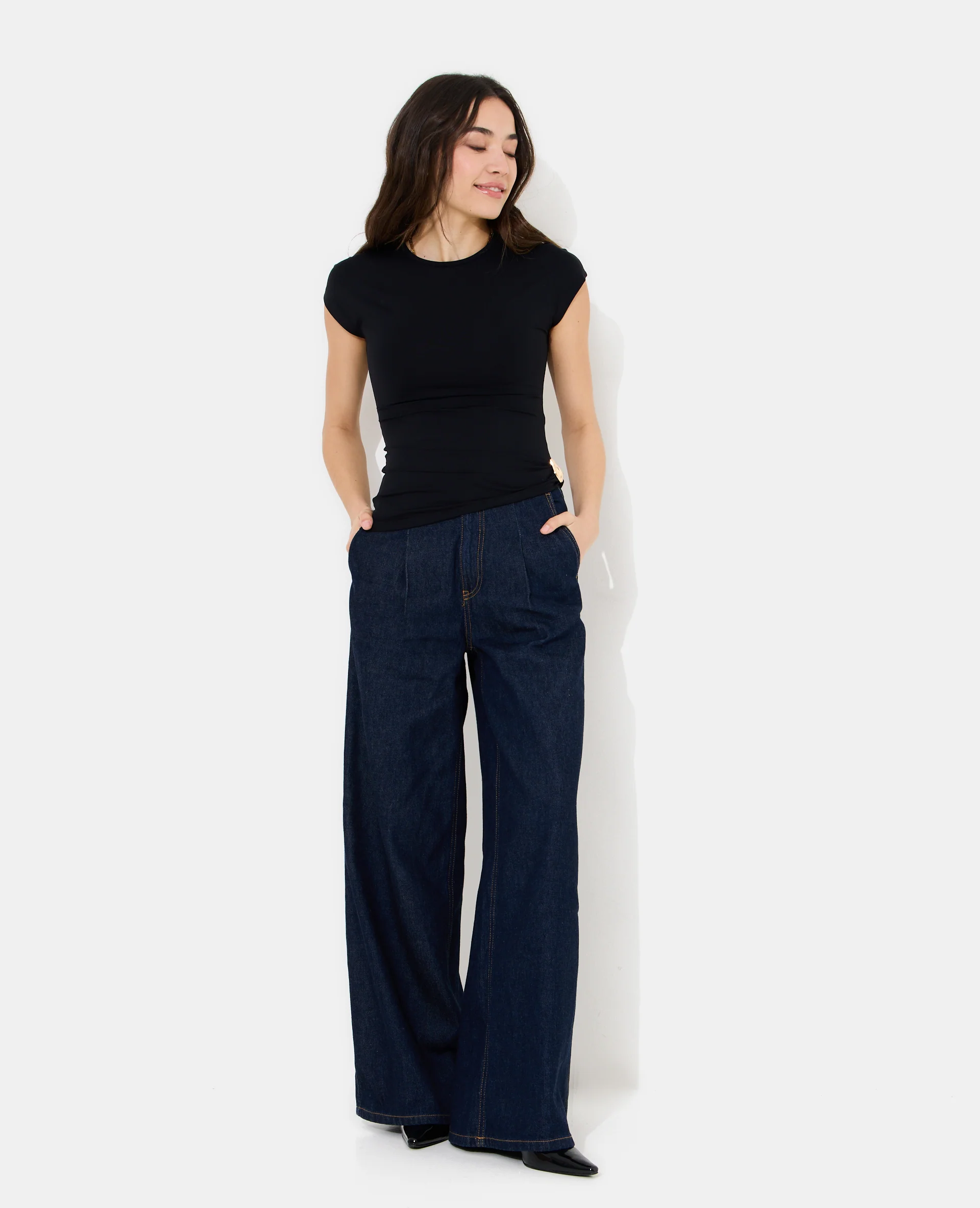 T-shirt asymétrique avec détail bijou - Image 3