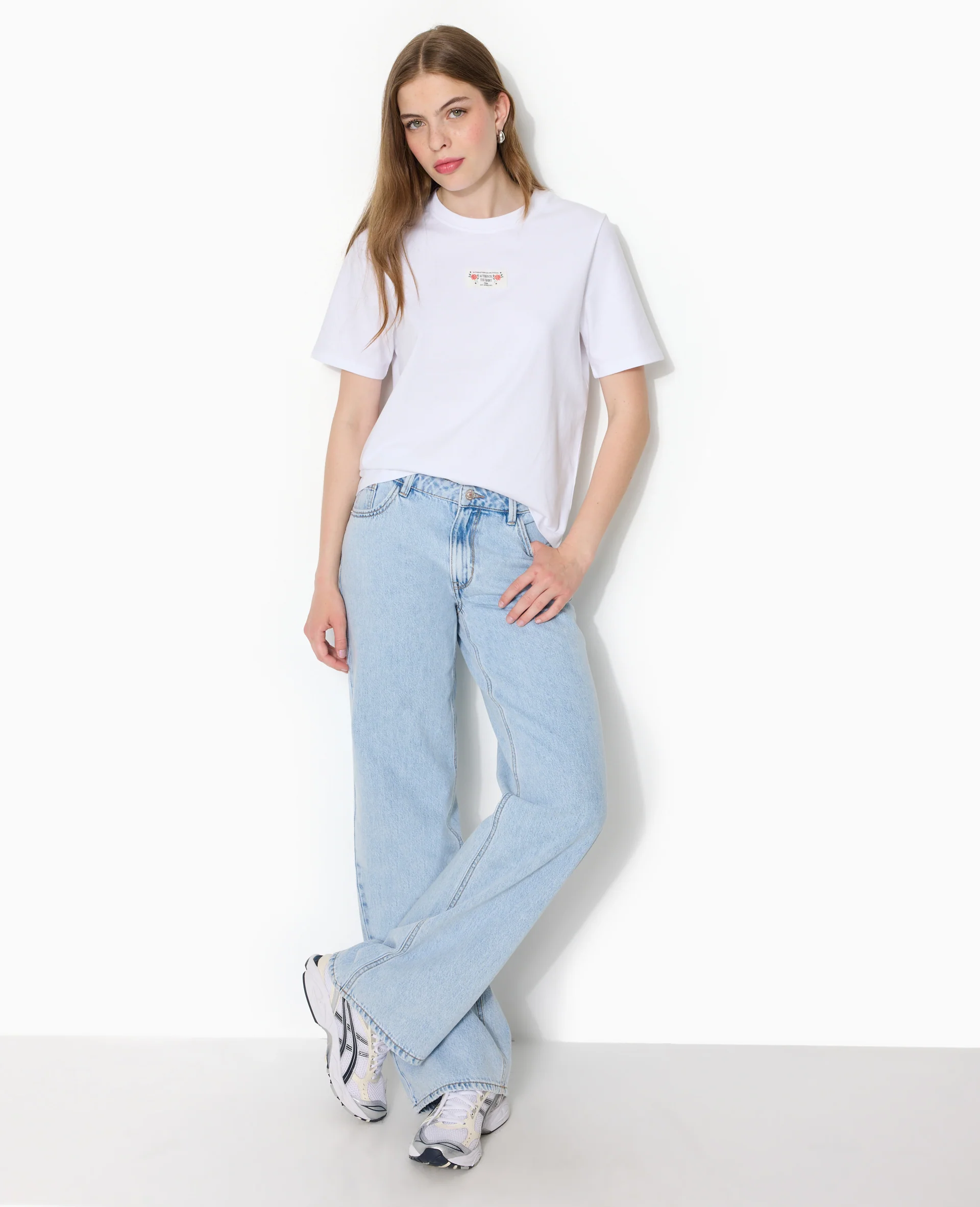 T-shirt avec étiquette cousue devant - Image 5