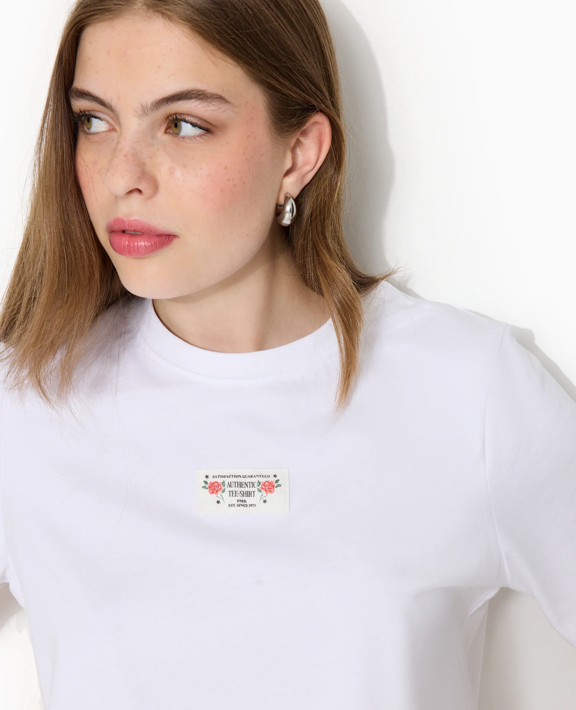 T-shirt avec étiquette cousue devant - Image 7