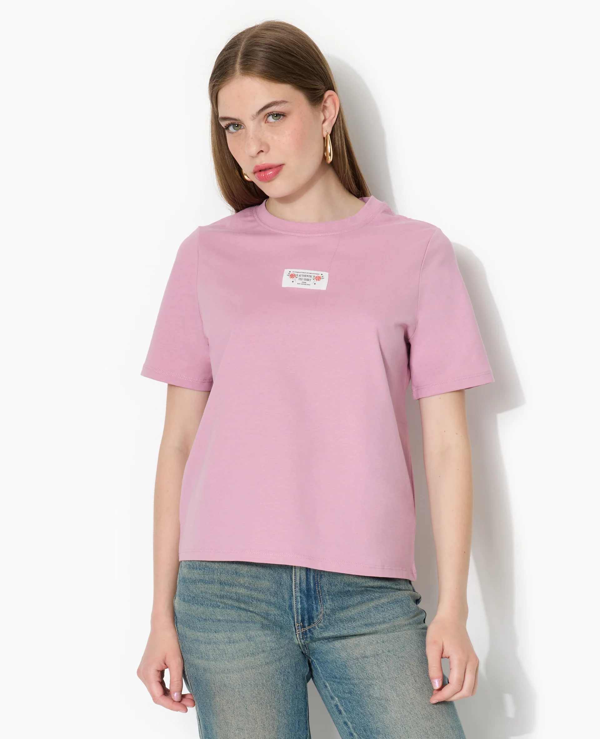 T-shirt avec étiquette cousue devant - Image 5