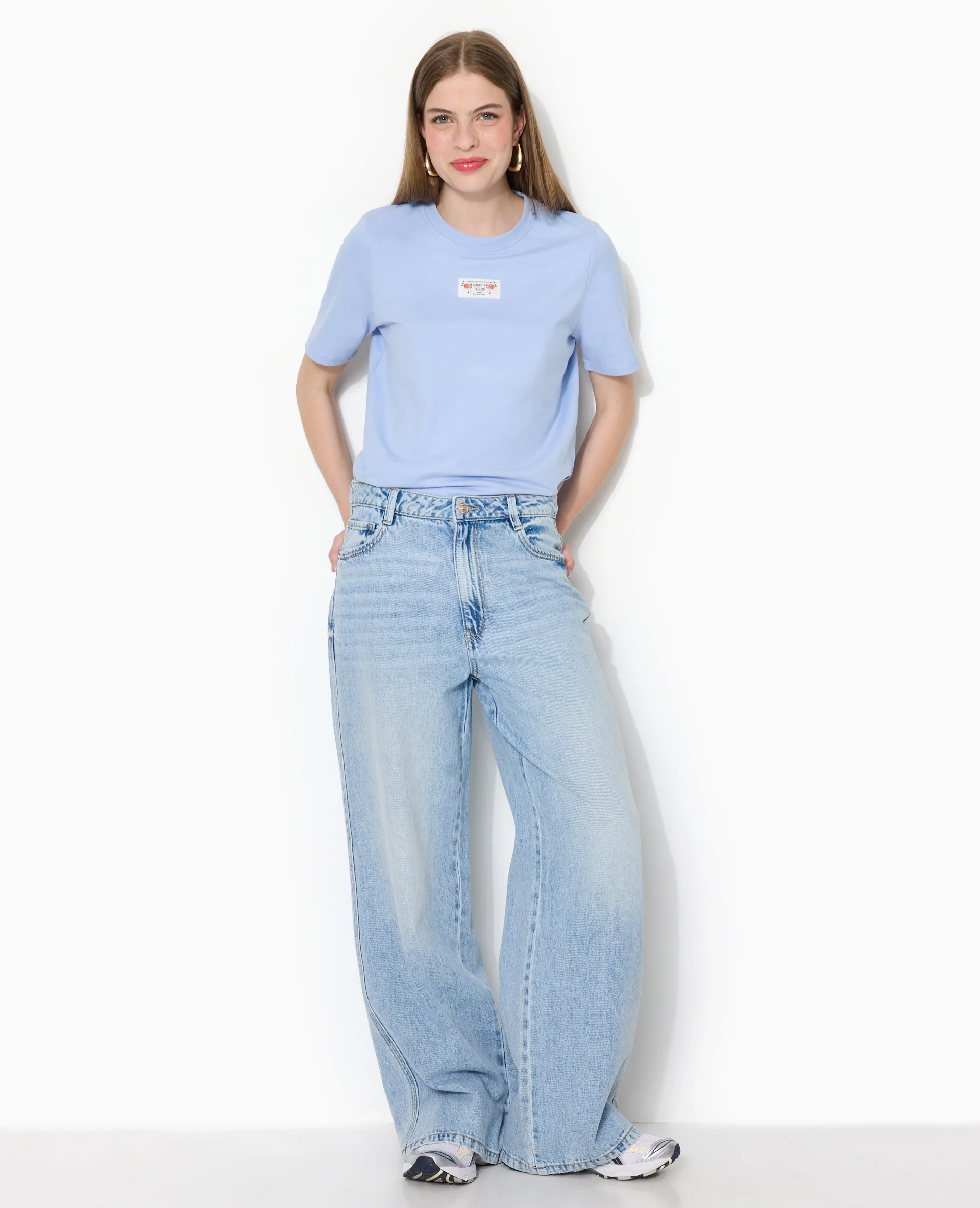 T-shirt avec étiquette cousue devant - Image 3