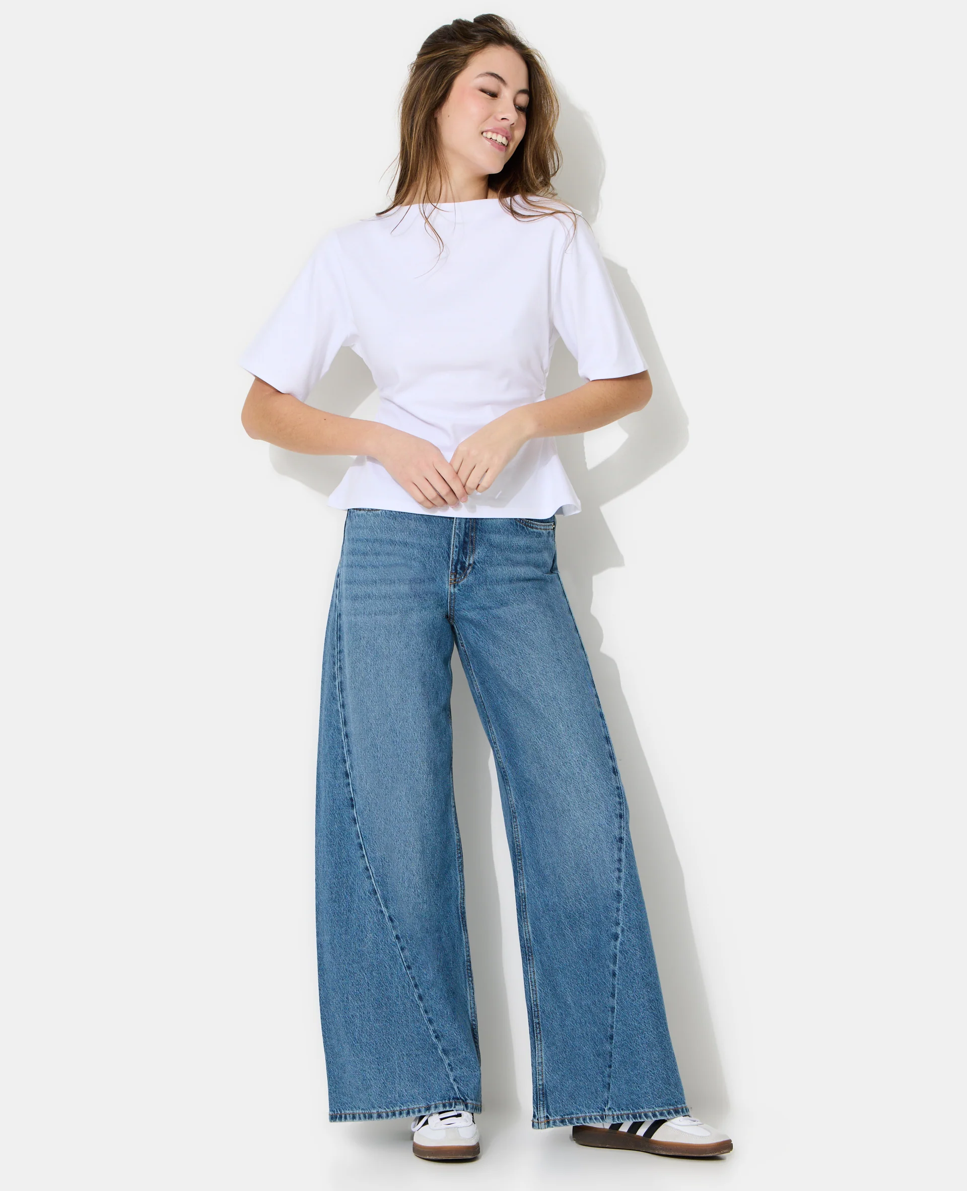 T-shirt avec taille resserrée et froncée - Image 3