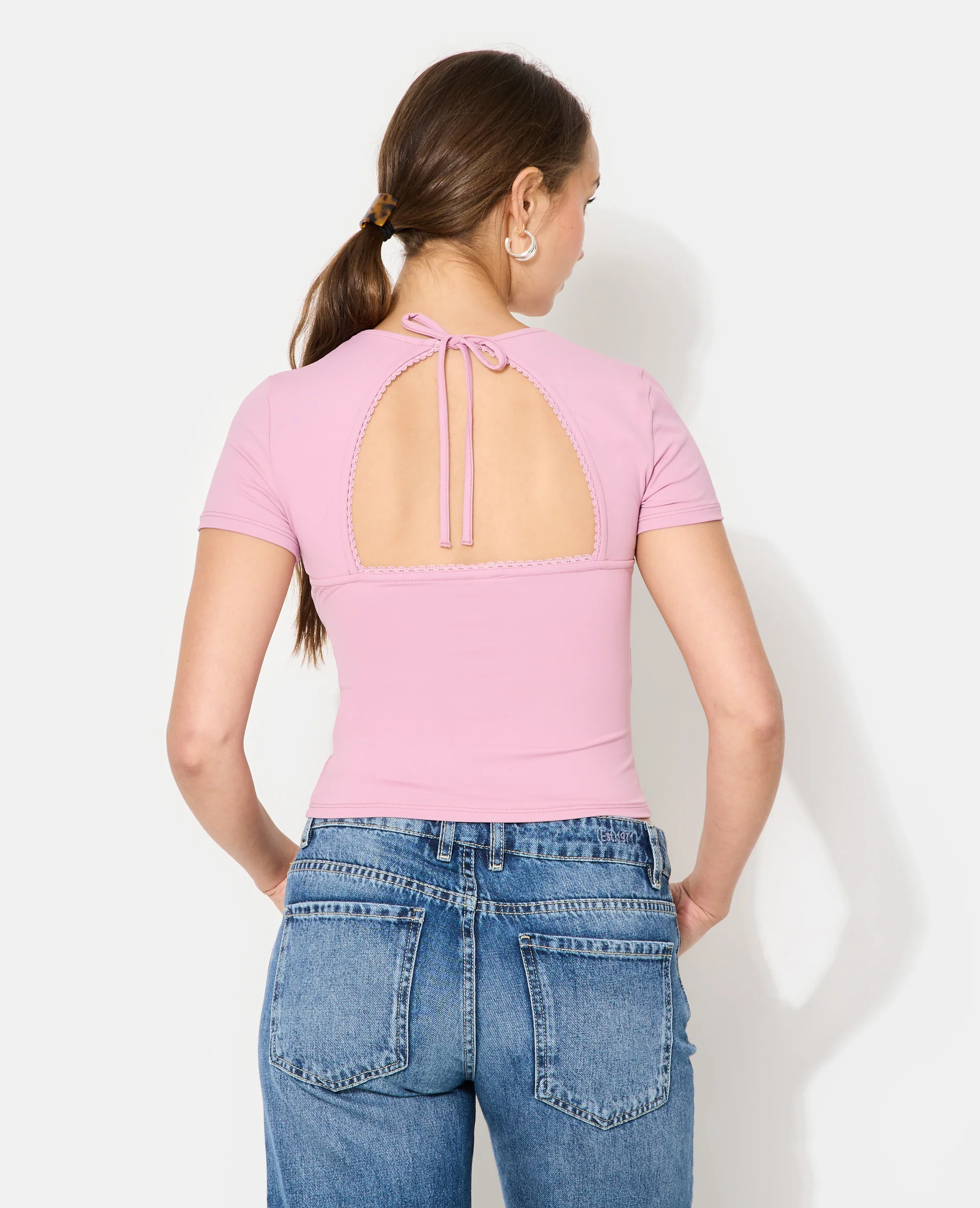 T-shirt col V avec découpe dos et détail dentelle - Image 6