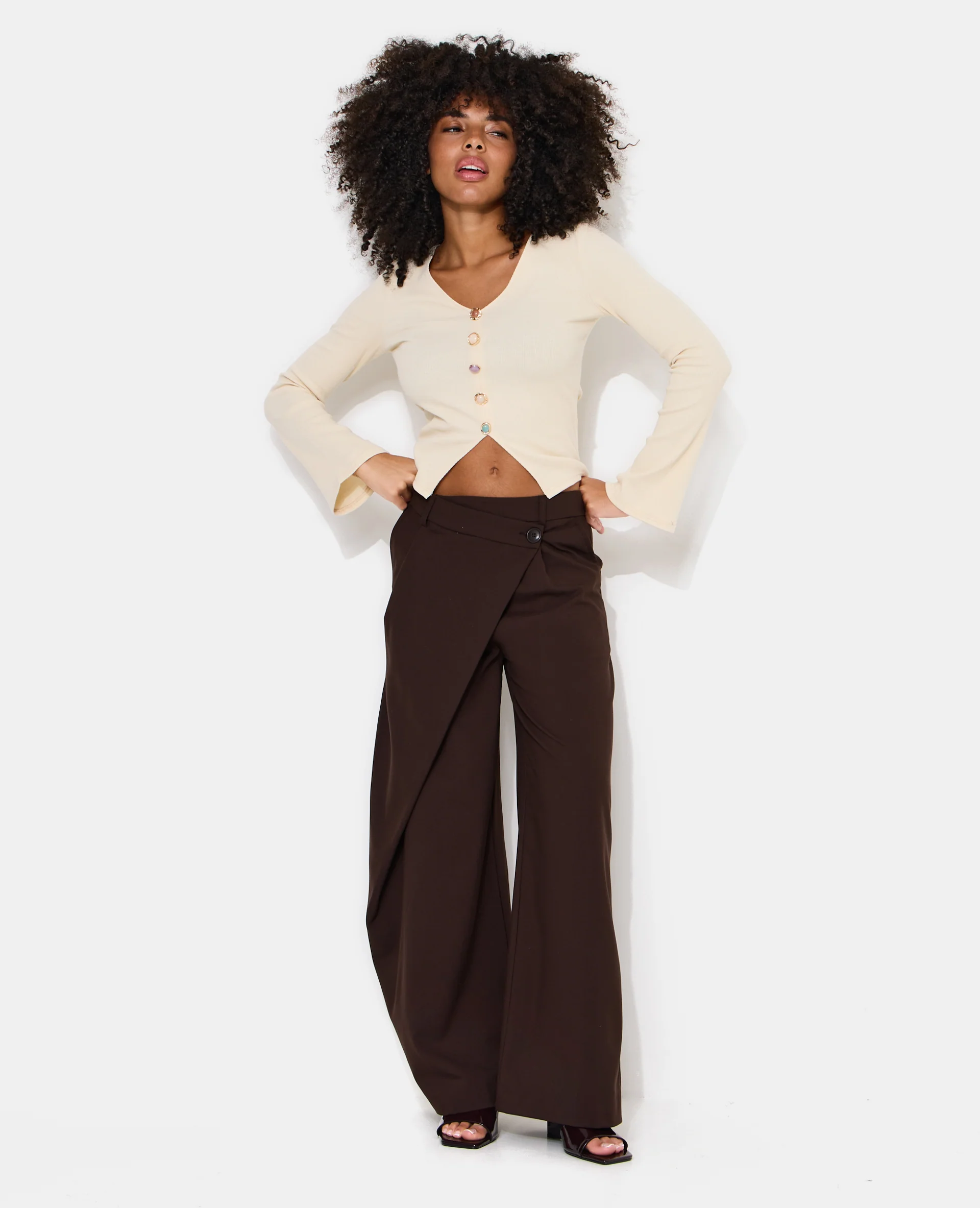 T-shirt manches longues effet gilet boutons fantaisie - Image 3