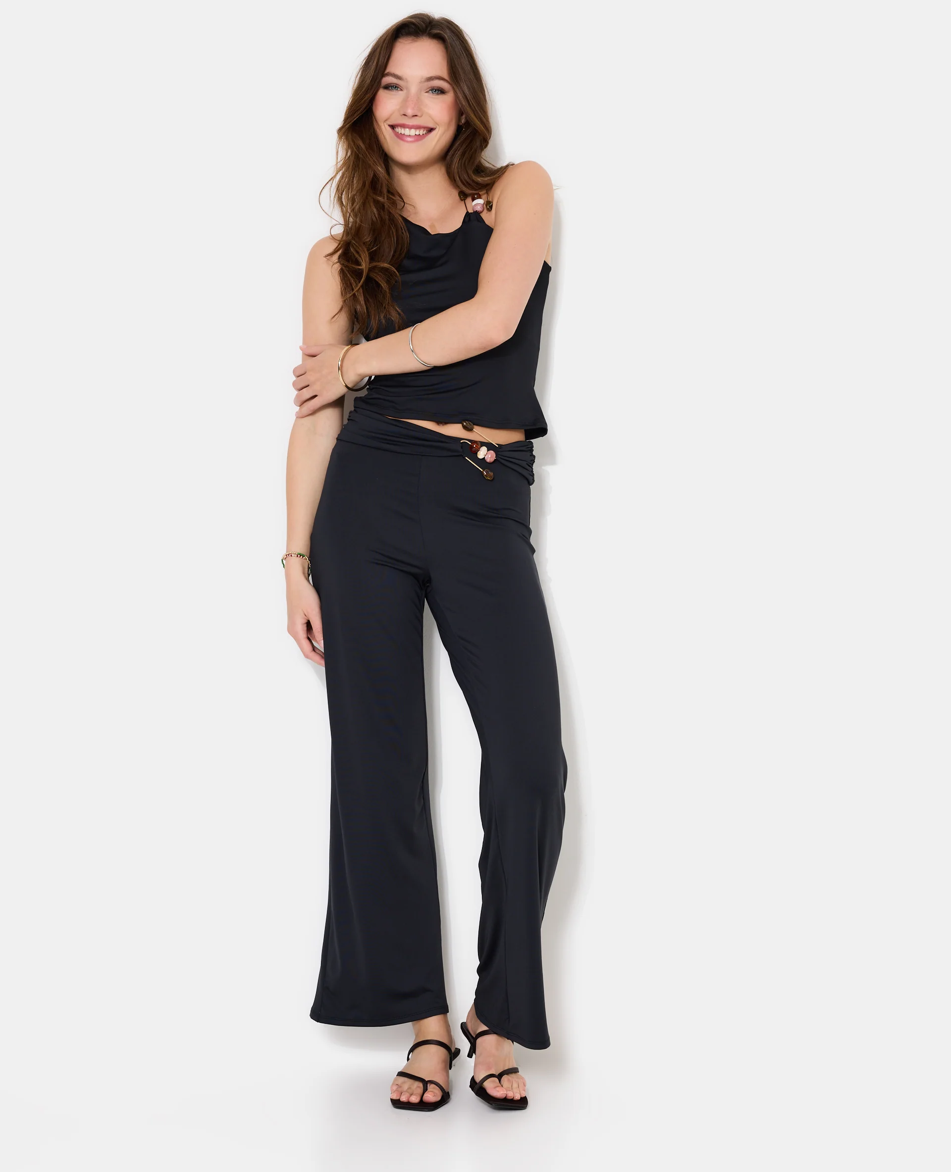 Top asymétrique avec détail bijou et pierres - Image 7