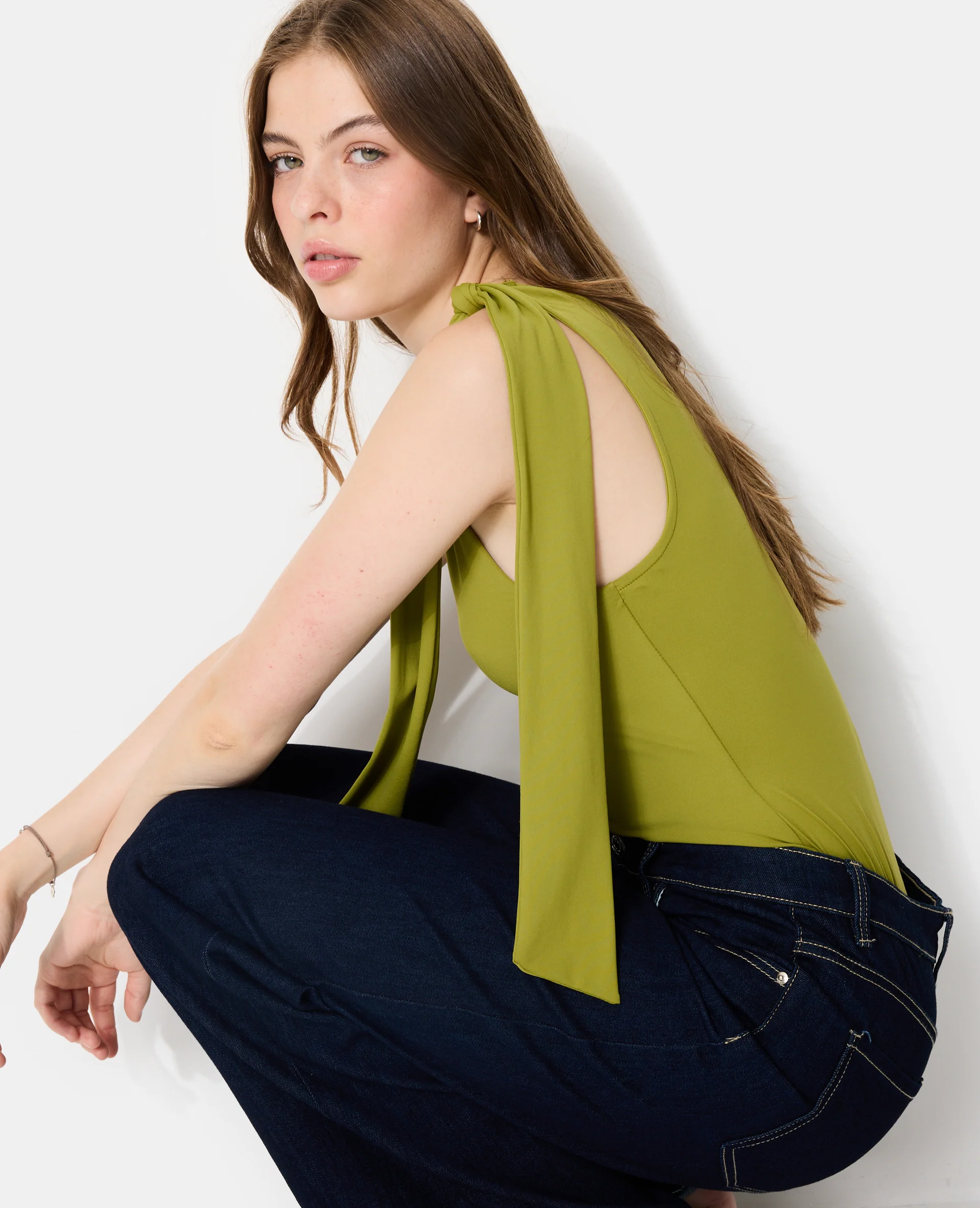 Top asymétrique avec nœud sur épaule - Image 5