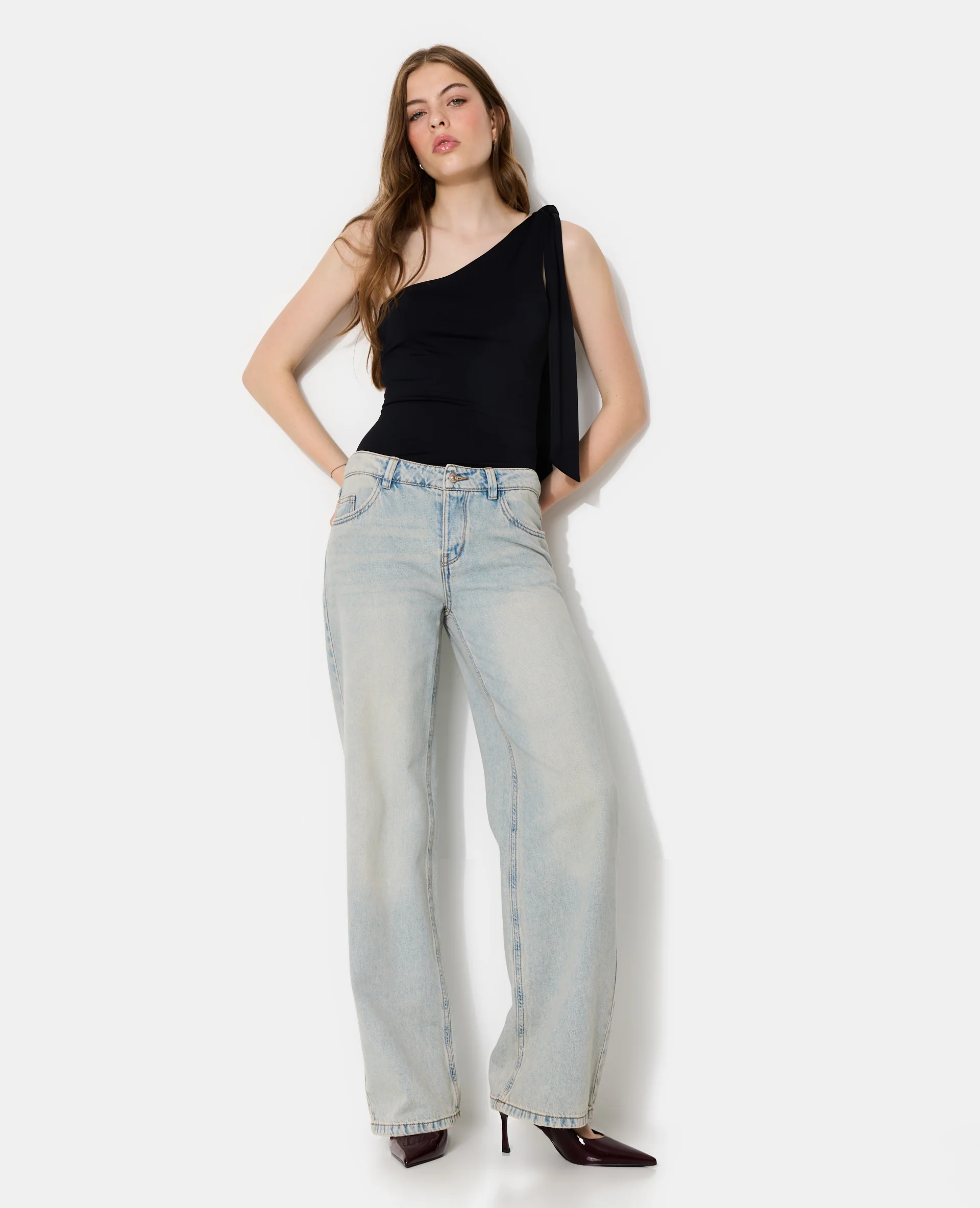 Top asymétrique avec nœud sur épaule - Image 3