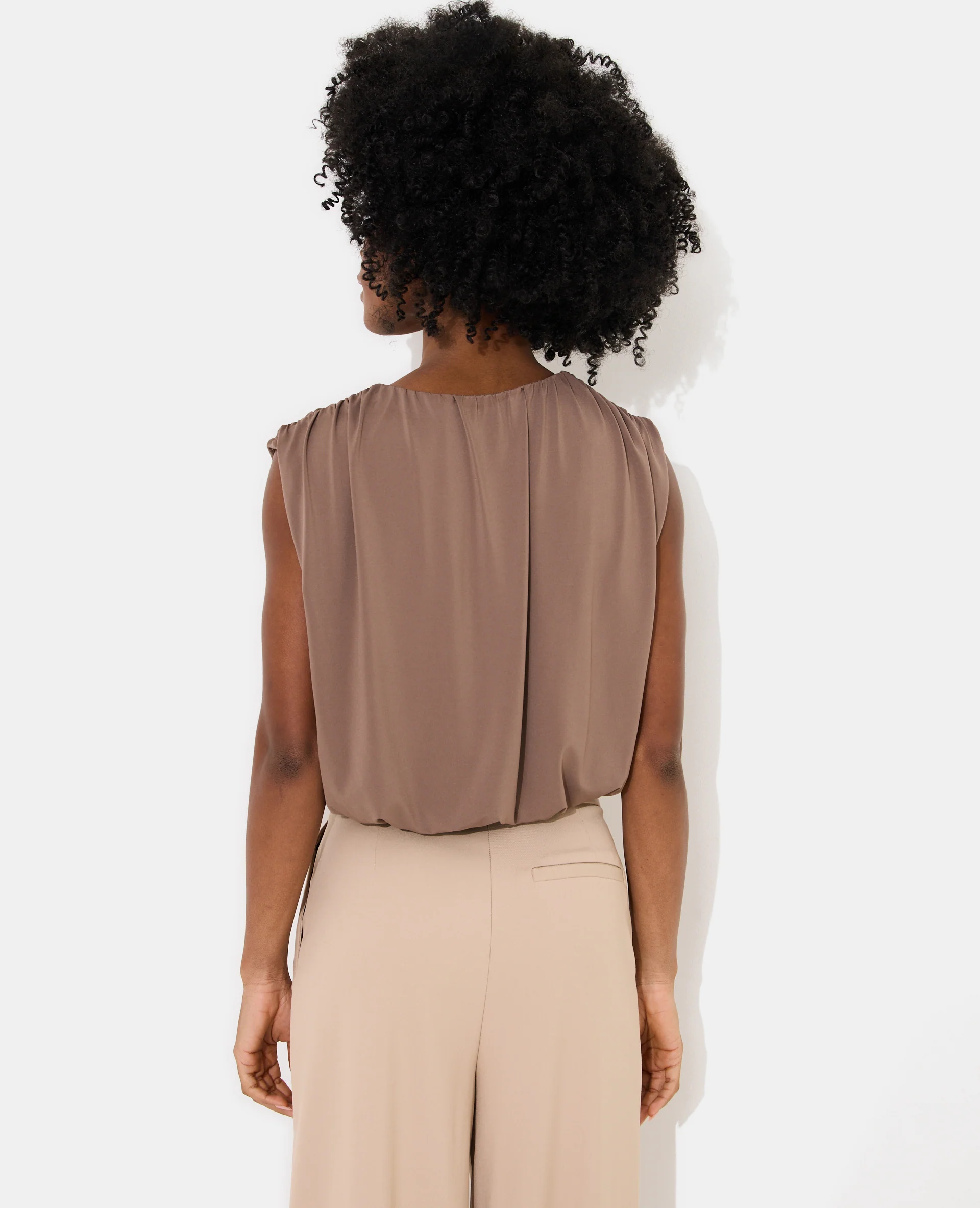 Top boule sans manches en maille fluide - Image 6