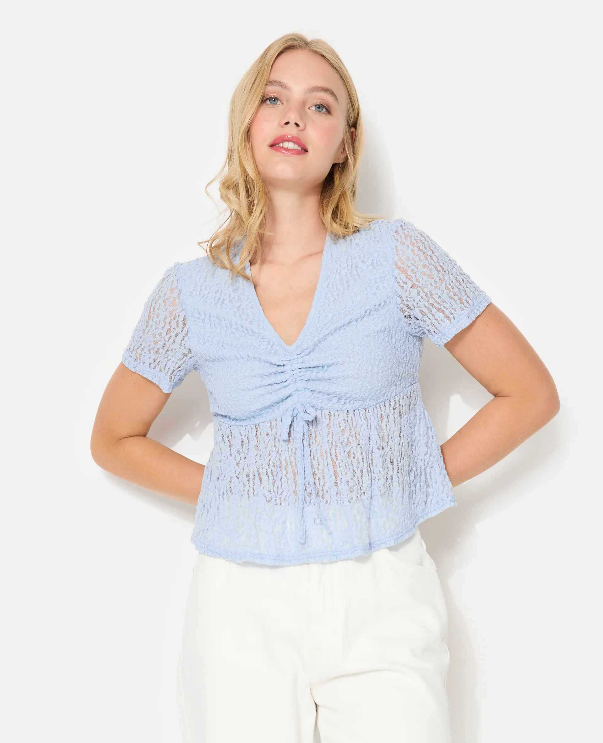 Top en dentelle avec col V et lien coulissé - Image 7