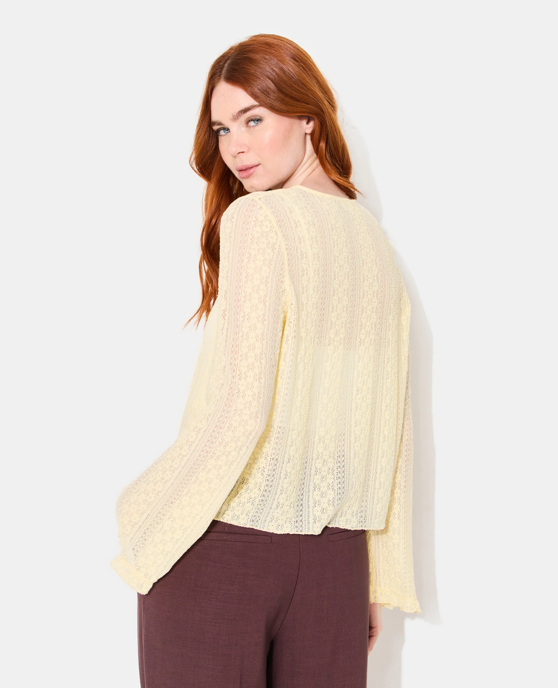 Top en dentelle avec manches flare - Image 6
