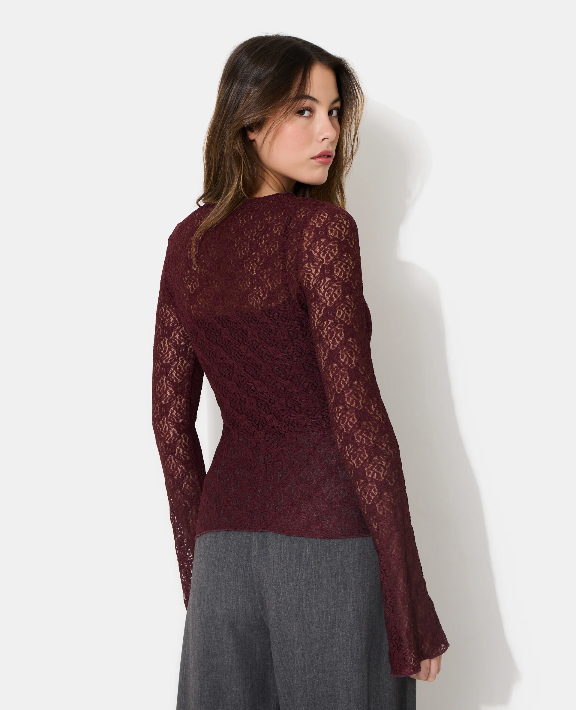 Top en dentelle manches flare - Image 6