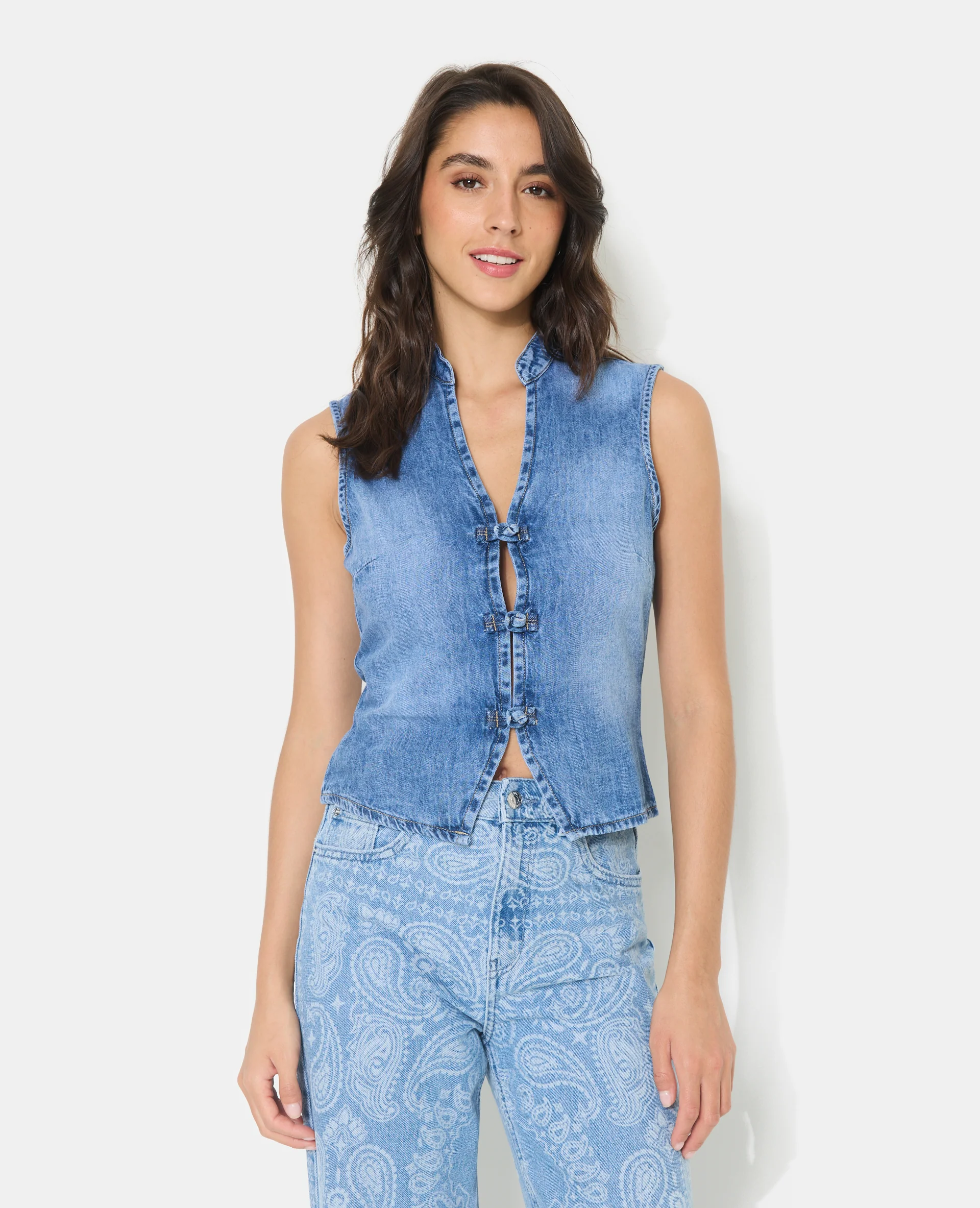Top en jean col mao et boutons brandebourg - Image 5