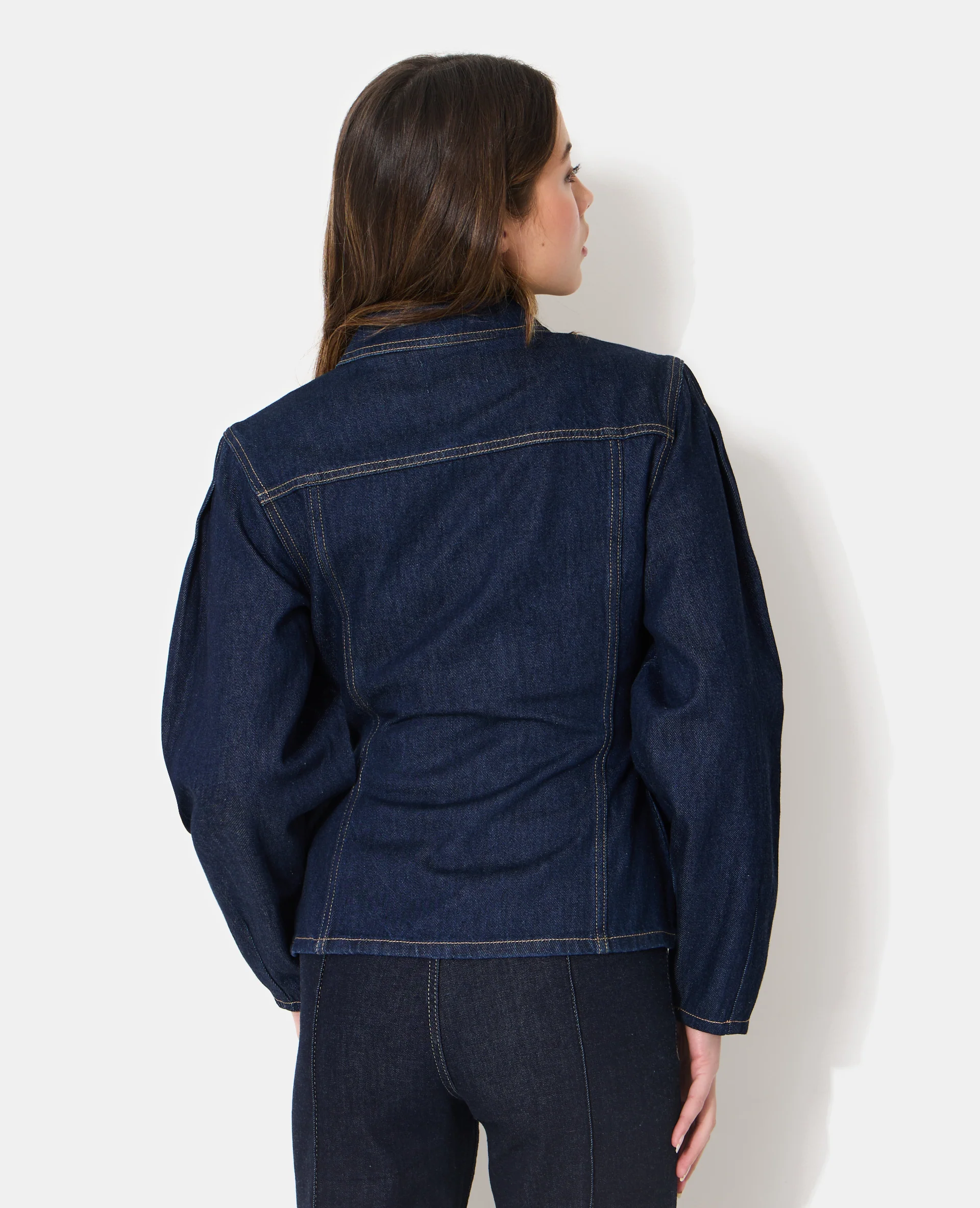 Veste en jean cintrée avec manches ballons - Image 6