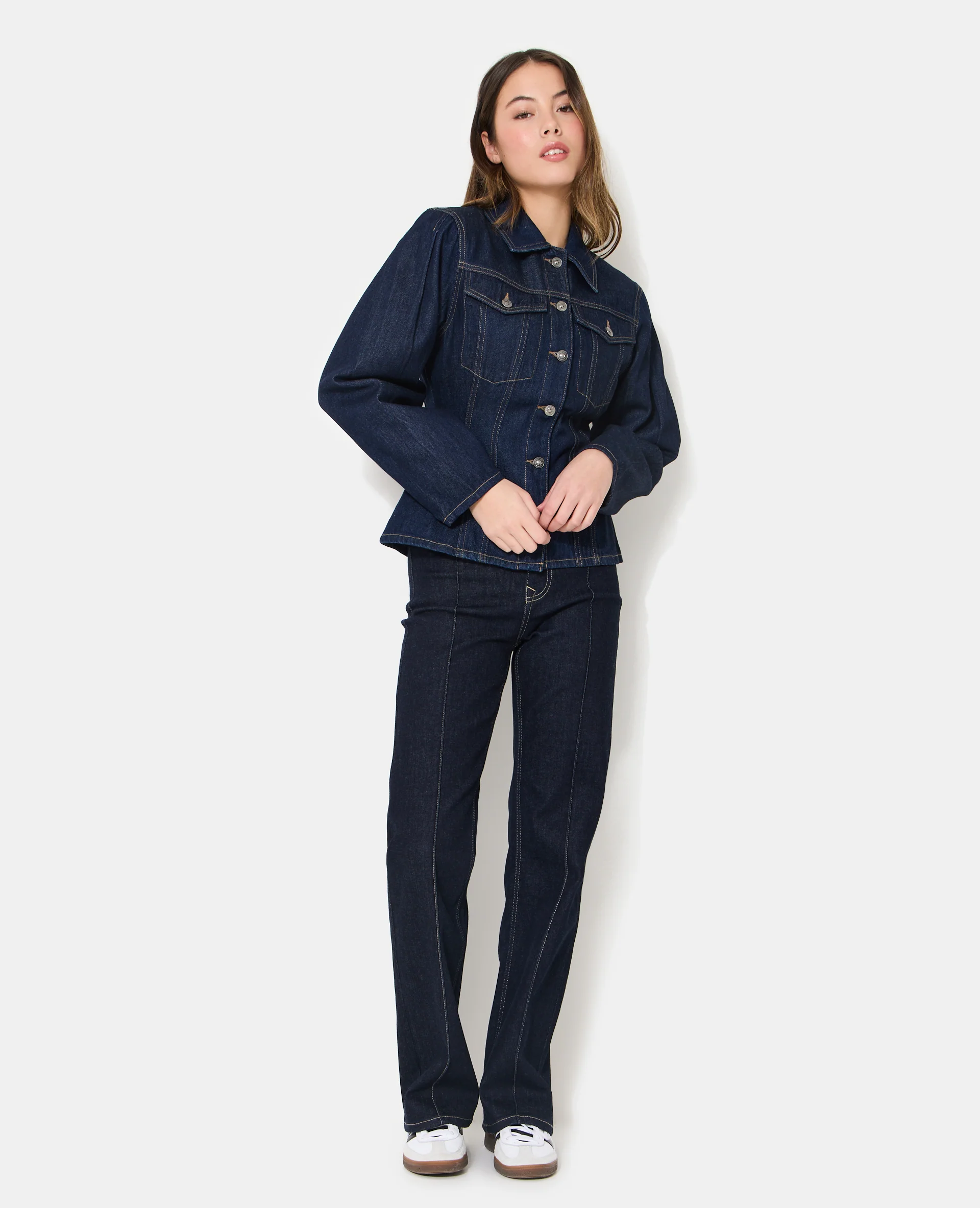 Veste en jean cintrée avec manches ballons - Image 9