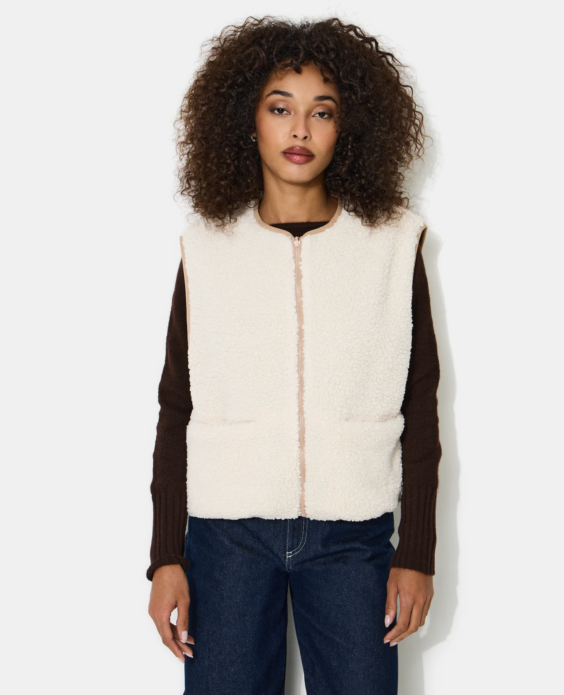 Veste sans manches réversible avec sherpa - Image 5